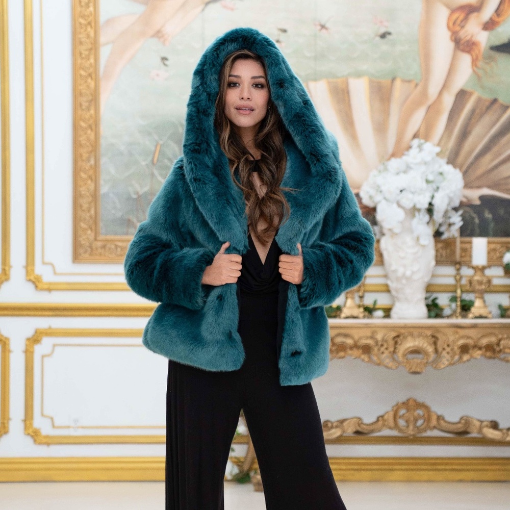 Women's Crop Desert Warrior Coat in "Teal" Chinchilla